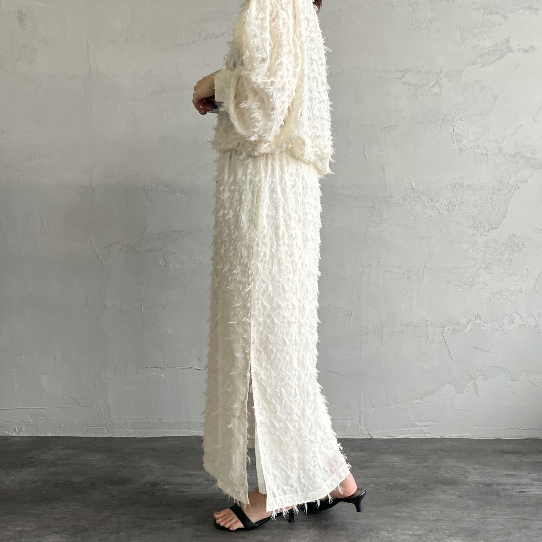 By/m [バイエム] ジャガードフリンジ フェザーナローロングスカート [23142061] 02 OFF &&モデル身長：163cm 着用サイズ：F&&