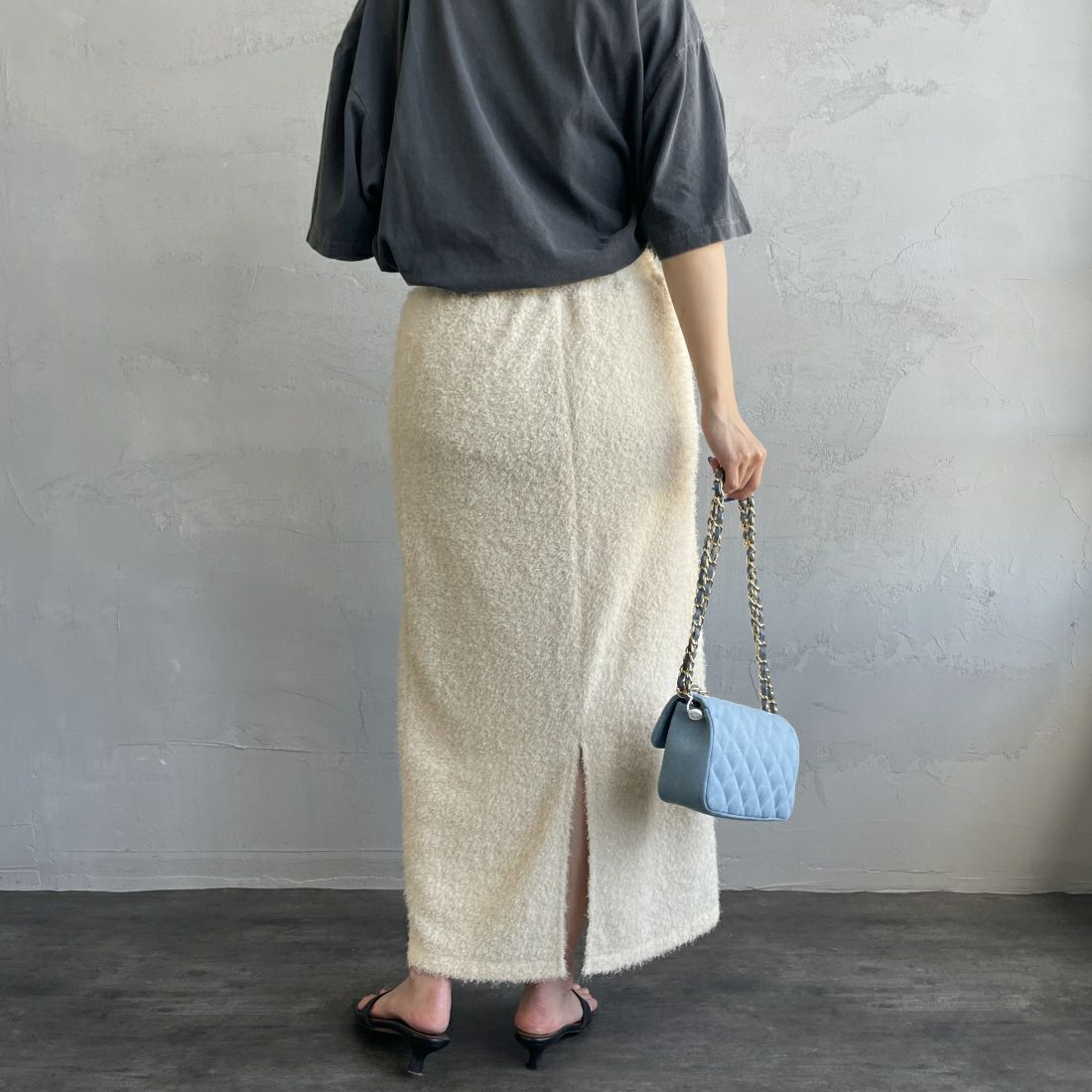 By/m [バイエム] フェザーフリンジ ナローロングスカート [23142066] 02 OFF &&モデル身長：163cm 着用サイズ：F&&