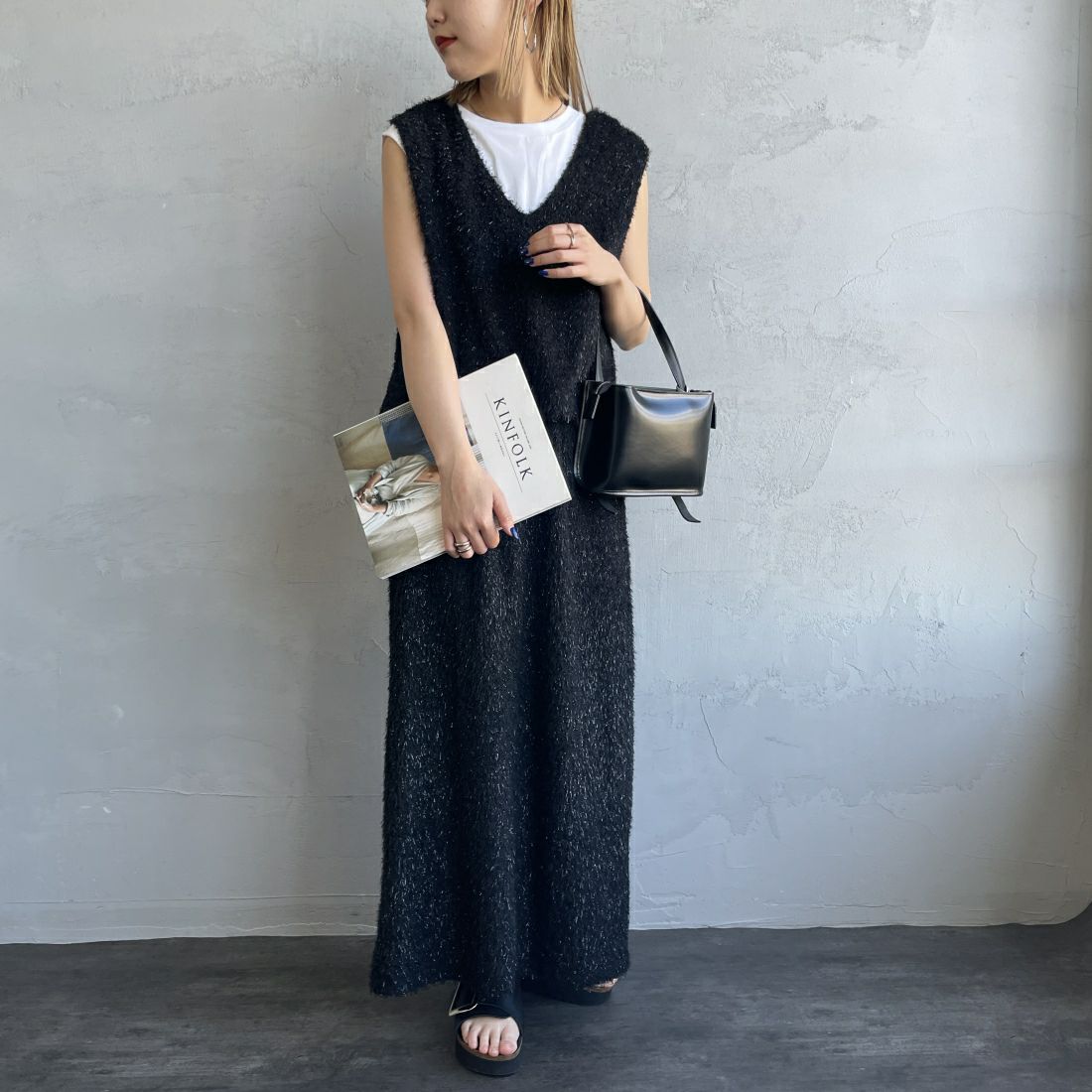 By/m [バイエム] フェザーフリンジ ナローロングスカート [23142066] 09 BLACK &&モデル身長：156cm 着用サイズ：F&&