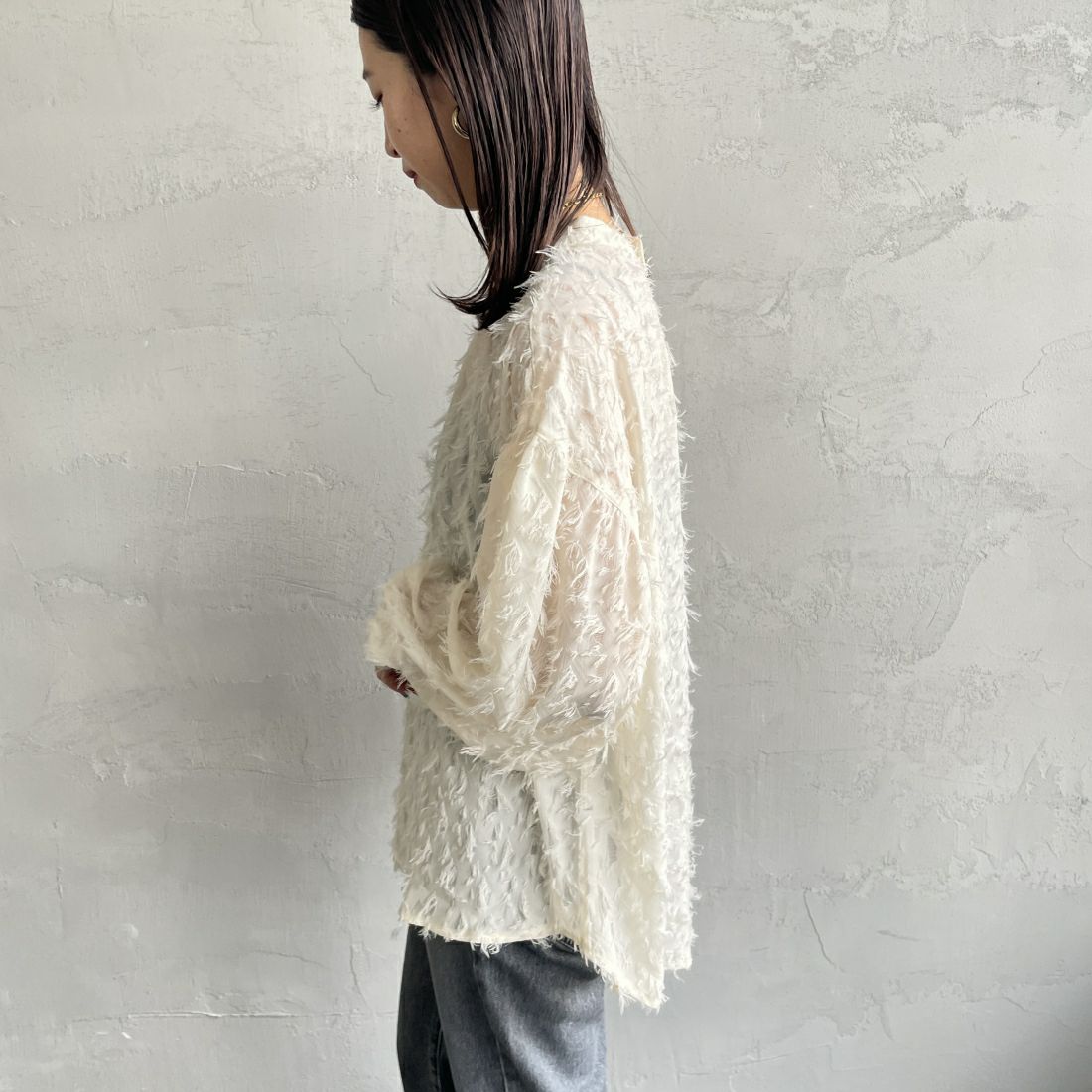 By/m [バイエム] ジャガードフリンジ フェザーブラウス [23142060] 02 OFF &&モデル身長：163cm 着用サイズ：F&&
