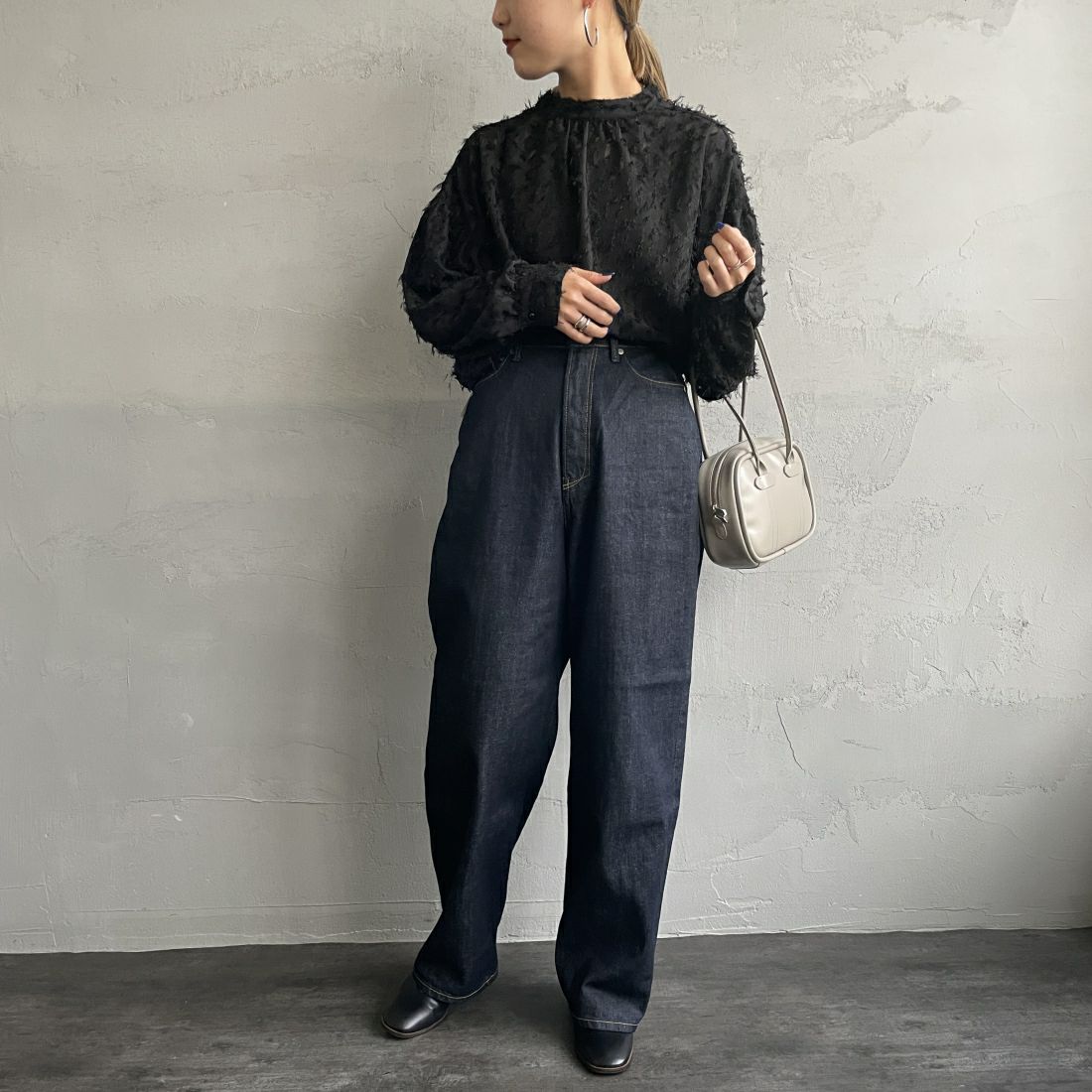 By/m [バイエム] ジャガードフリンジ フェザーブラウス [23142060] 09 BLACK &&モデル身長：156cm 着用サイズ：F&&