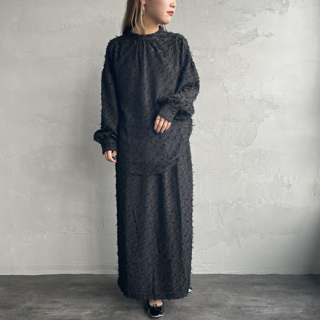 By/m [バイエム] ジャガードフリンジ フェザーブラウス [23142060] 09 BLACK &&モデル身長：156cm 着用サイズ：F&&
