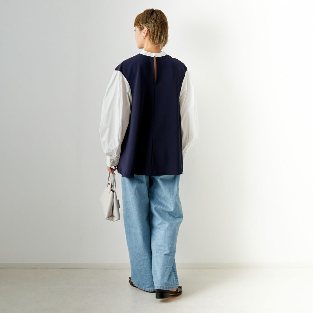 CHIGNON [シニヨン] ボリュームスリーブブラウス [1236-524MK] NAVY &&モデル身長：160cm 着用サイズ：F&&