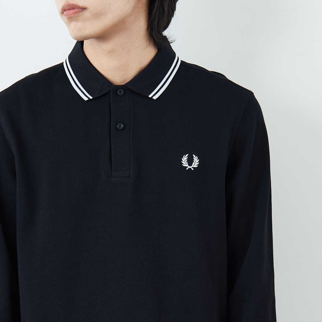 FRED PERRY [フレッドペリー] ツインティップライン ロングスリーブポロシャツ [M3636] 350 BLACK &&モデル身長：168cm 着用サイズ：M&&