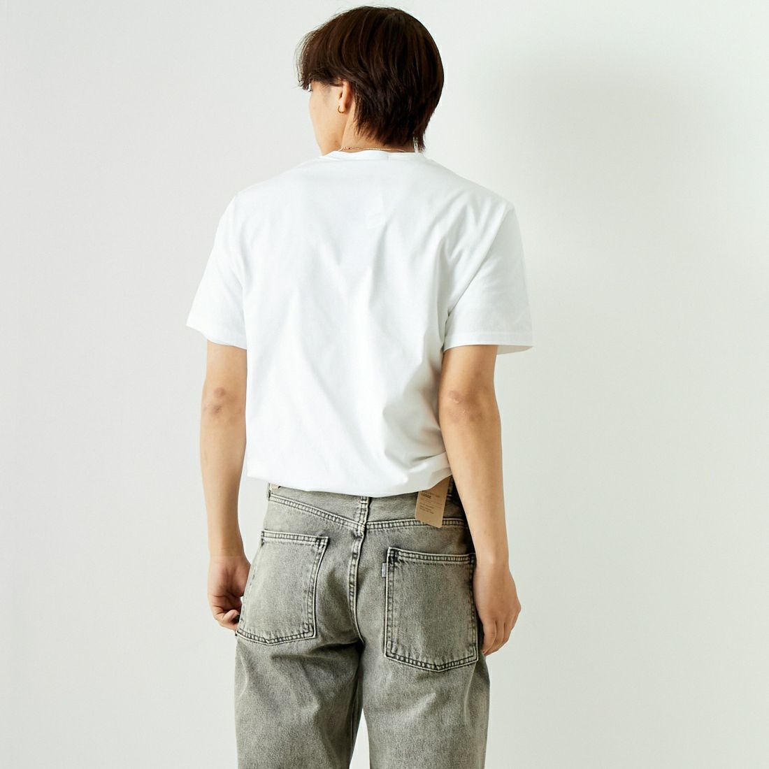 FRED PERRY [フレッドペリー] ローレルリース刺繍 ショートスリーブTシャツ [M4580] 100 WHITE &&モデル身長：179cm 着用サイズ：L&&