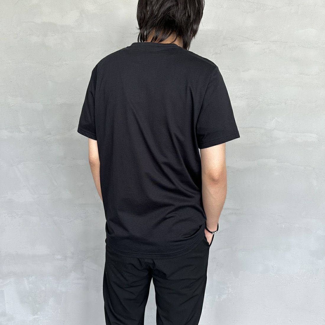 FRED PERRY [フレッドペリー] ローレルリース刺繍 ショートスリーブTシャツ [M4580] 102 BLACK &&モデル身長：173cm 着用サイズ：M&&