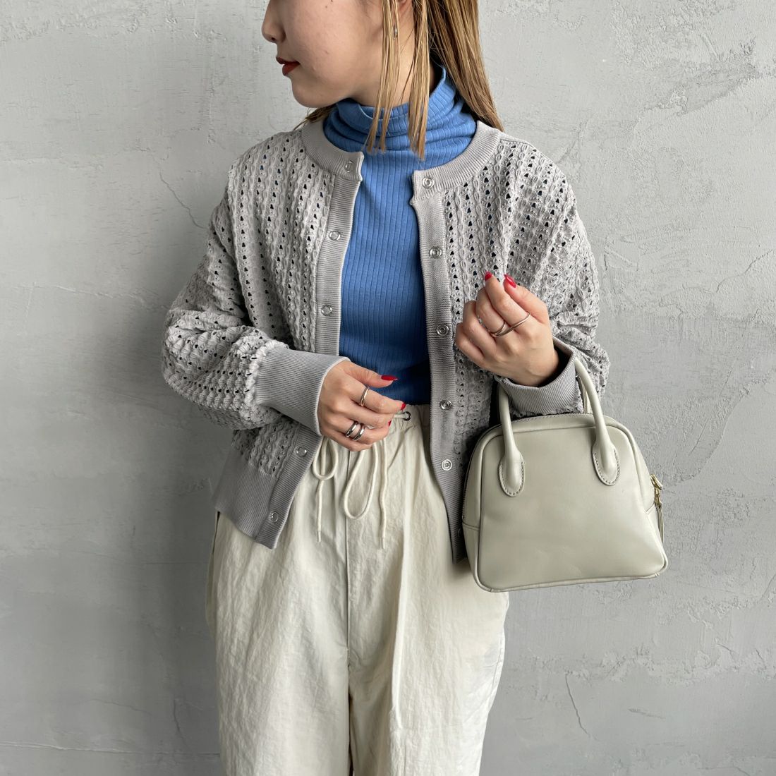 Maison de L'allure [メゾン ドゥ ラリュール] 透かし柄 スポンディッシュカーディガン [23131007] 05 L.GRAY &&モデル身長：156cm 着用サイズ：F&&