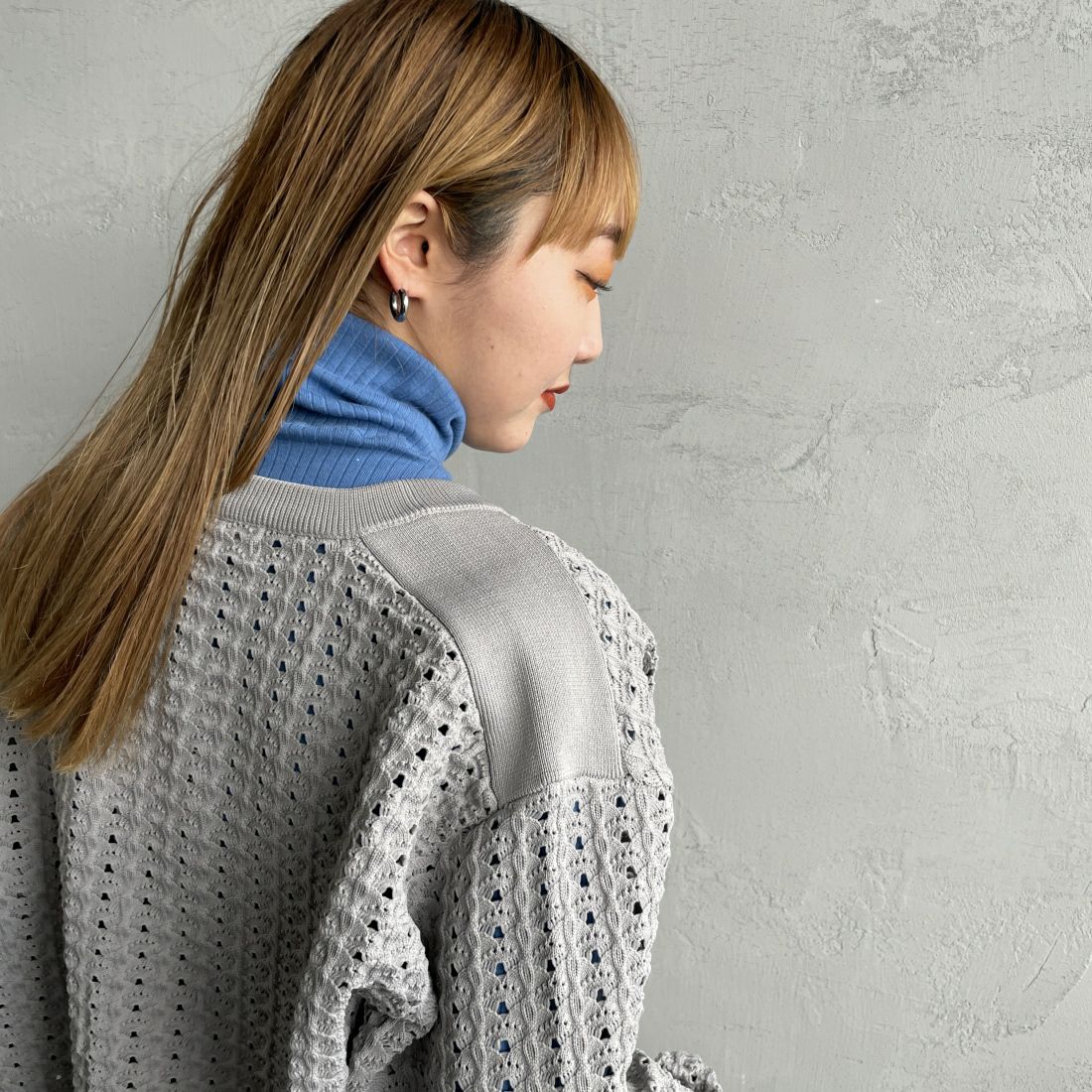 Maison de L'allure [メゾン ドゥ ラリュール] 透かし柄 スポンディッシュカーディガン [23131007] 05 L.GRAY &&モデル身長：156cm 着用サイズ：F&&