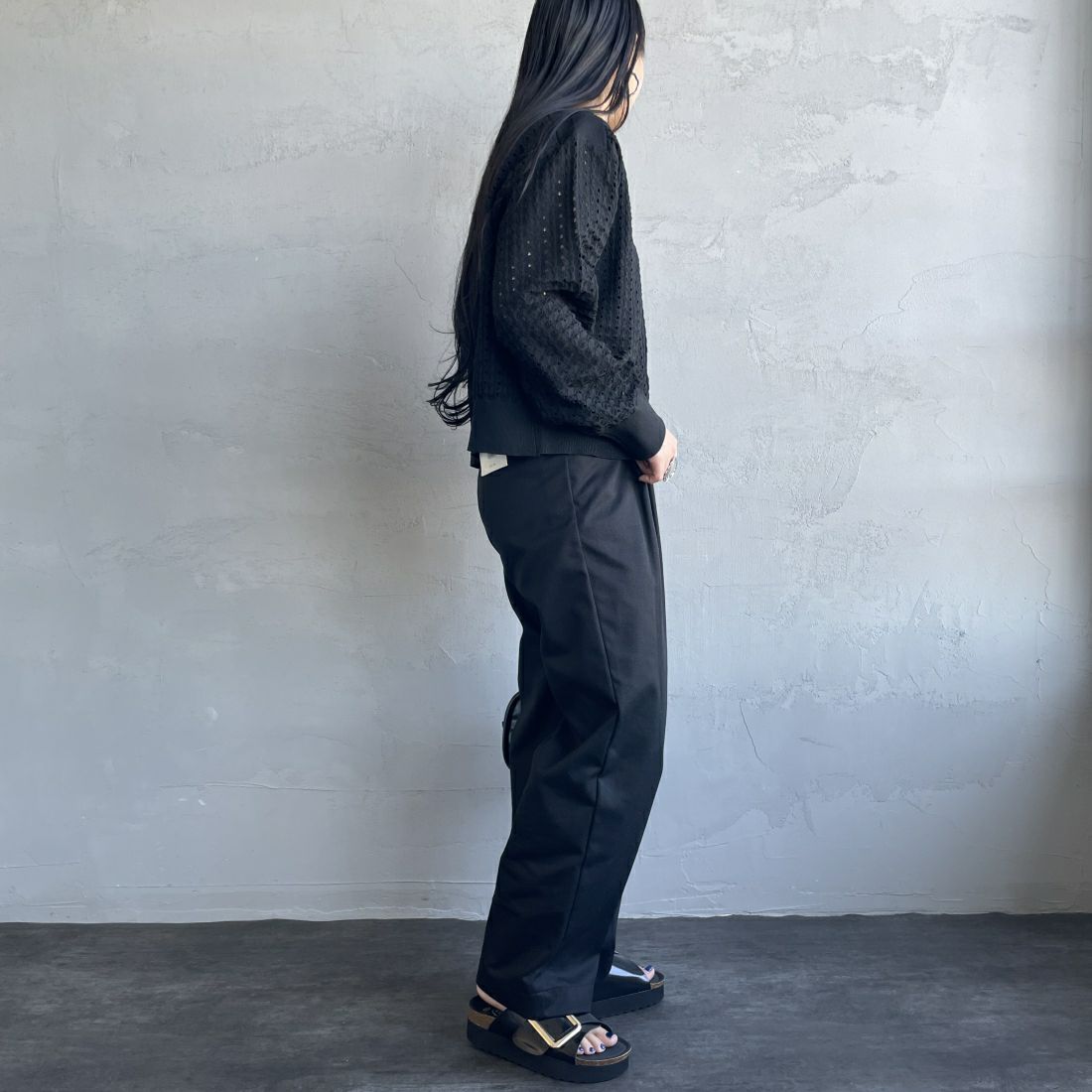 Maison de L'allure [メゾン ドゥ ラリュール] 透かし柄 スポンディッシュカーディガン [23131007] 09 BLACK &&モデル身長：156cm 着用サイズ：F&&