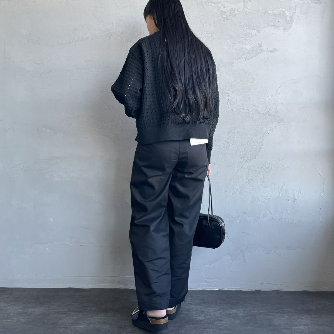Maison de L'allure [メゾン ドゥ ラリュール] 透かし柄 スポンディッシュカーディガン [23131007] 09 BLACK &&モデル身長：156cm 着用サイズ：F&&