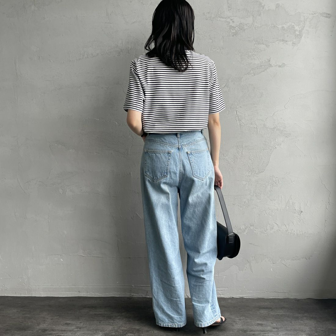 FRED PERRY [フレッドペリー] ファインストライプ ヘビーウエイトTシャツ [M6581] 267 NAVY/S &&モデル身長：160cm 着用サイズ：S&&
