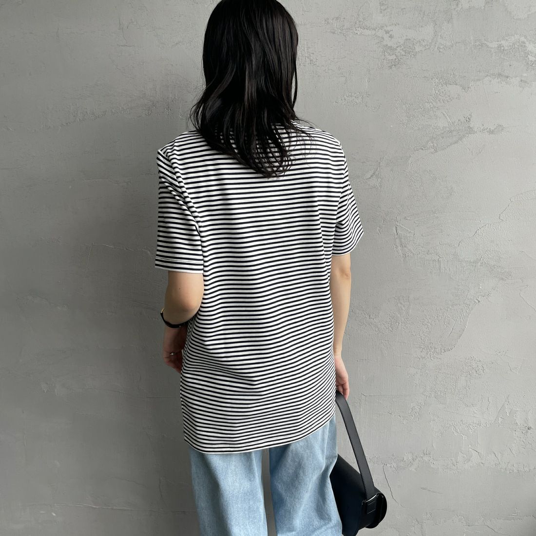 FRED PERRY [フレッドペリー] ファインストライプ ヘビーウエイトTシャツ [M6581] 267 NAVY/S &&モデル身長：160cm 着用サイズ：S&&