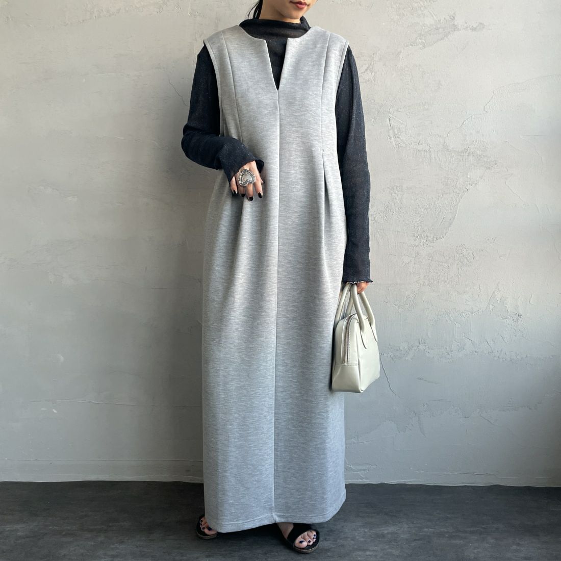 Maison de L'allure [メゾン ドゥ ラリュール] 2WAY Vネックジャンパースカート [23142023]07 T.GRAY&&モデル身長：156cm　着用サイズ：F&&