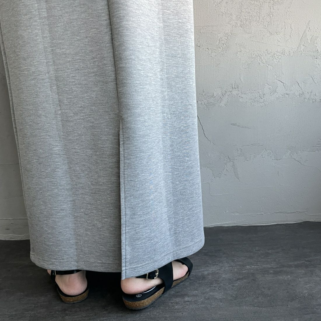 Maison de L'allure [メゾン ドゥ ラリュール] 2WAY Vネックジャンパースカート [23142023]07 T.GRAY&&モデル身長：156cm　着用サイズ：F&&