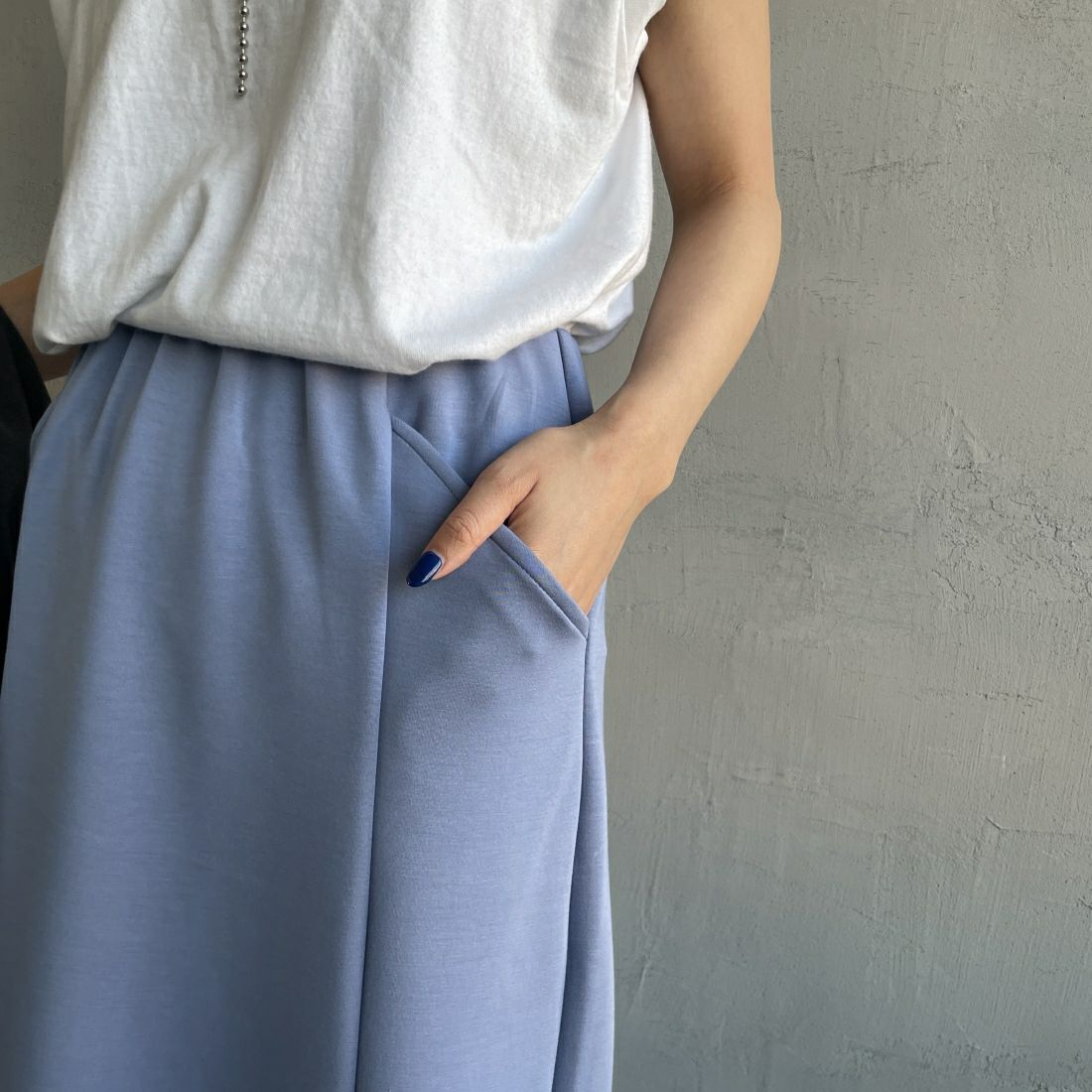 Maison de L'allure [メゾン ドゥ ラリュール] 切替デザイン ナロースカート [23142025] 12 BLUE&&モデル身長：156cm　着用サイズ：S&&
