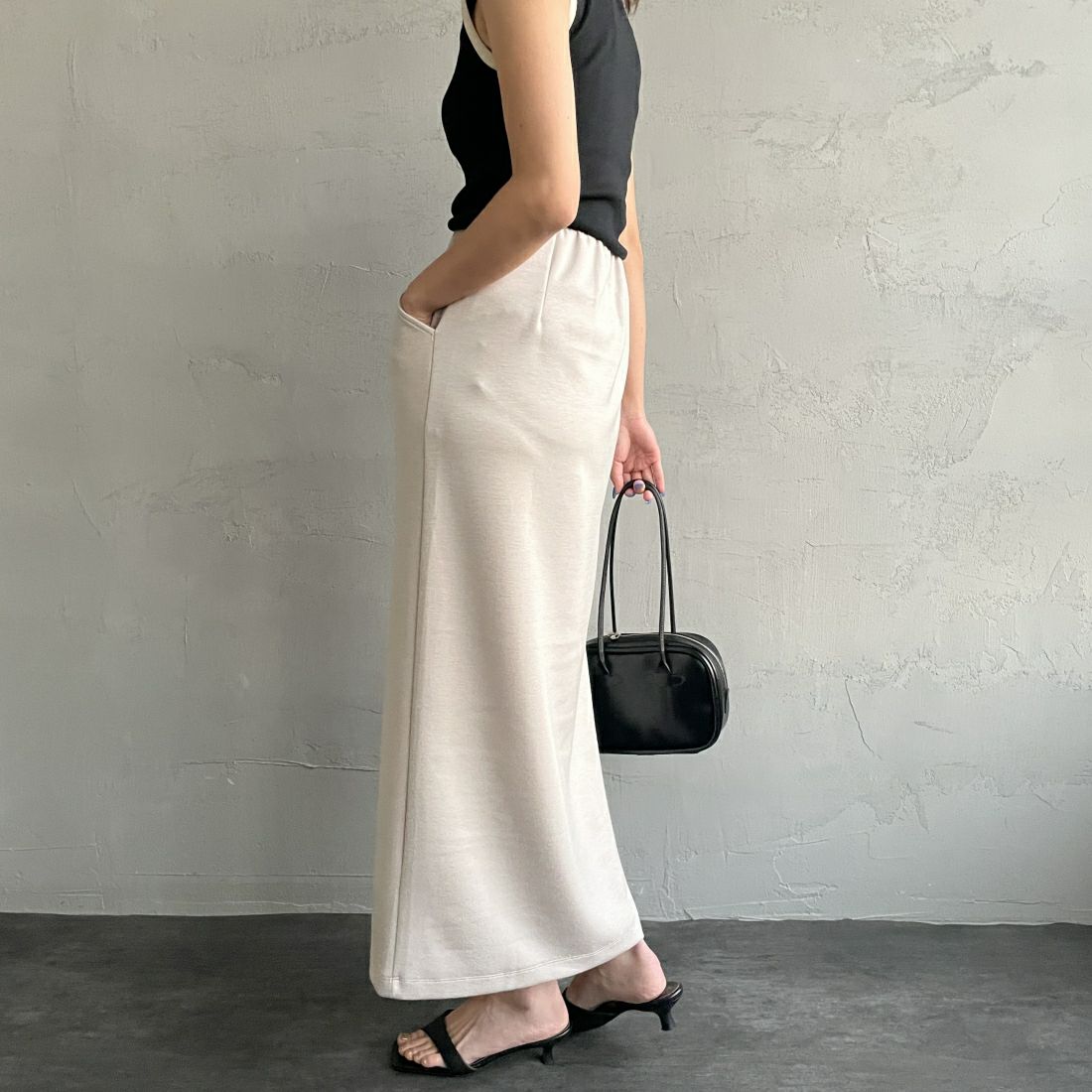 Maison de L'allure [メゾン ドゥ ラリュール] 切替デザイン ナロースカート [23142025] 23 GREIGE&&モデル身長：163cm　着用サイズ：S&&