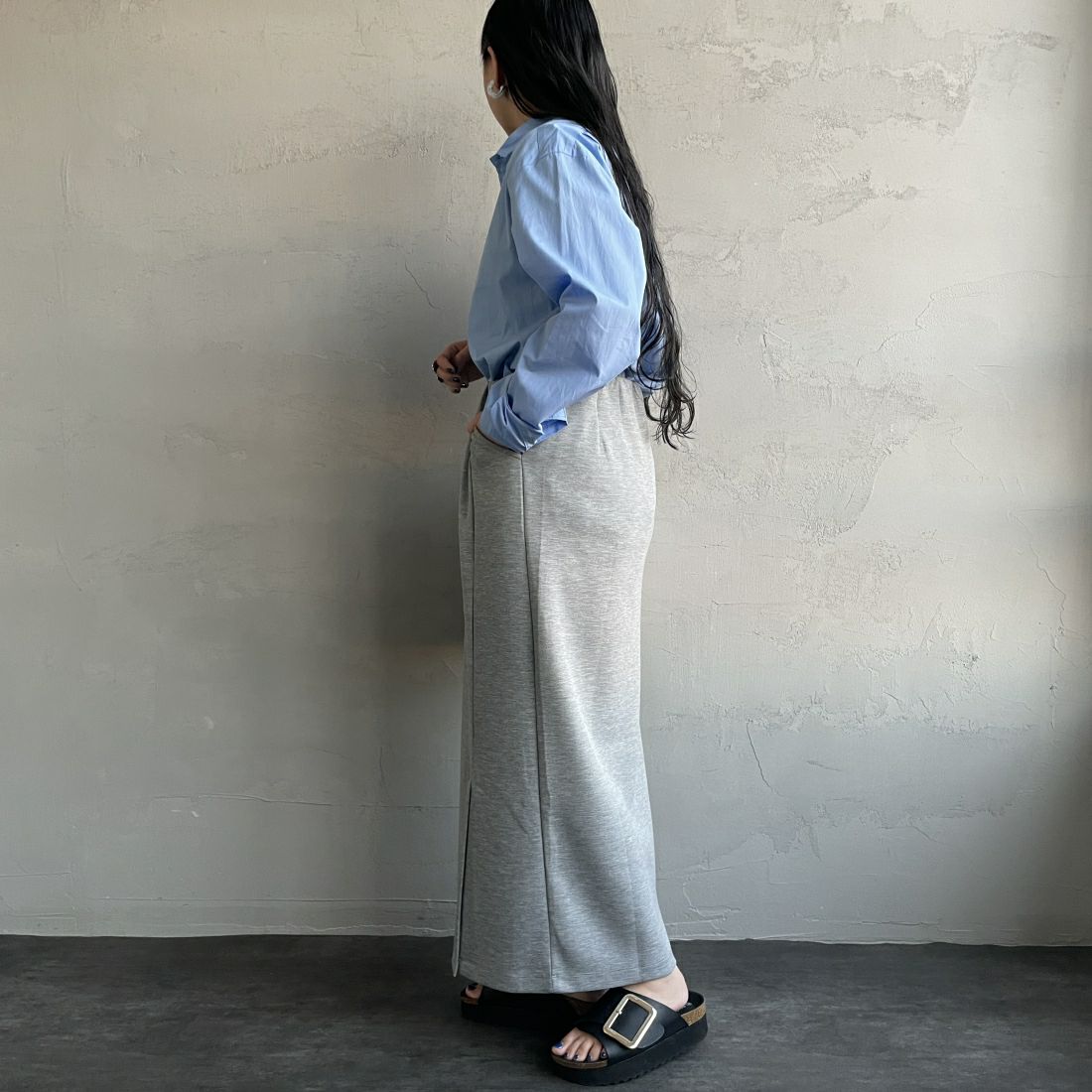 Maison de L'allure [メゾン ドゥ ラリュール] 切替デザイン ナロースカート [23142025] 07 T.GRAY&&モデル身長：156cm　着用サイズ：M&&