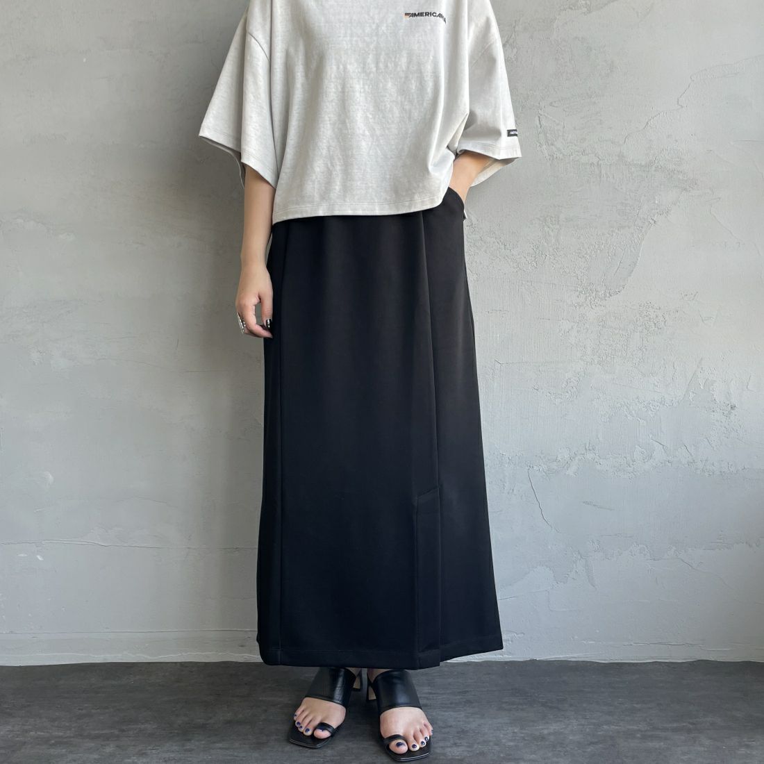 Maison de L'allure [メゾン ドゥ ラリュール] 切替デザイン ナロースカート [23142025] 09 BLACK&&モデル身長：156cm　着用サイズ：M&&