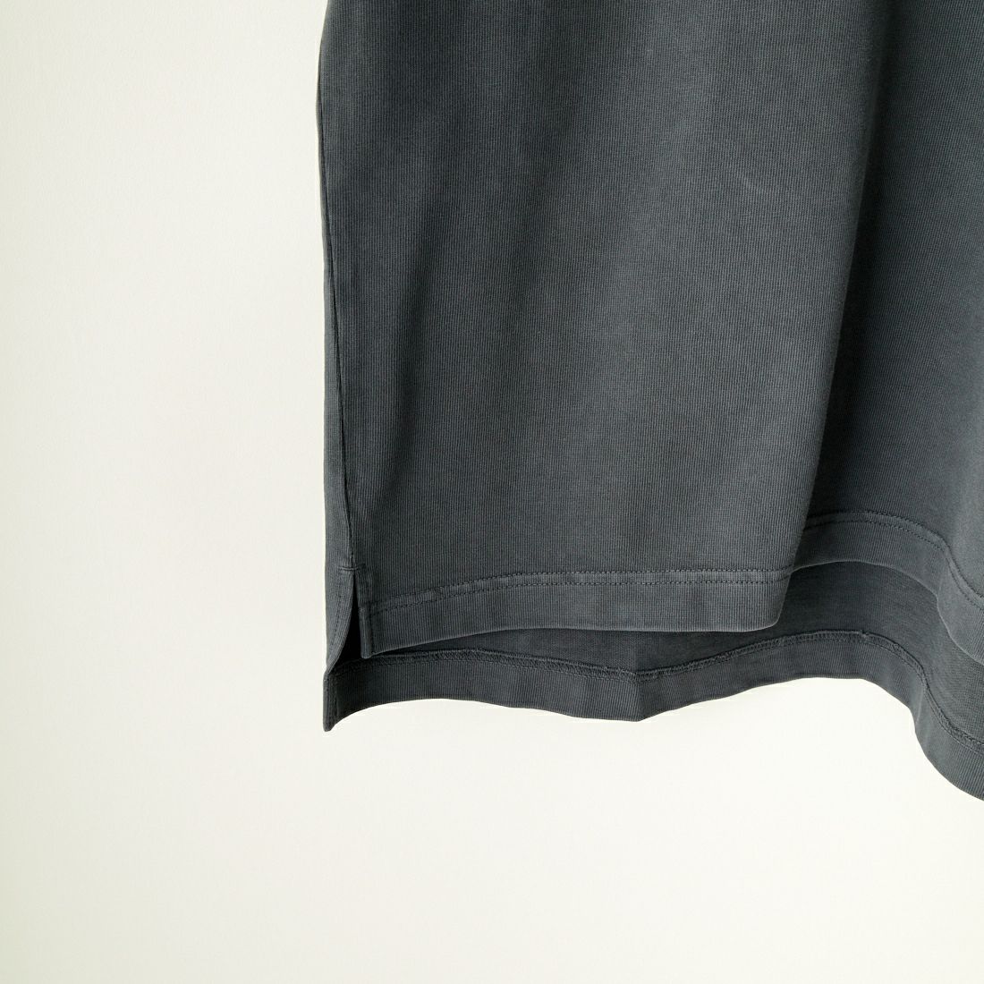 MANHATTAN PORTAGE [マンハッタンポーテージ] 別注 手描き風ロゴ バックプリントTシャツ [24SSMP-IN52-JF] CHARCOAL