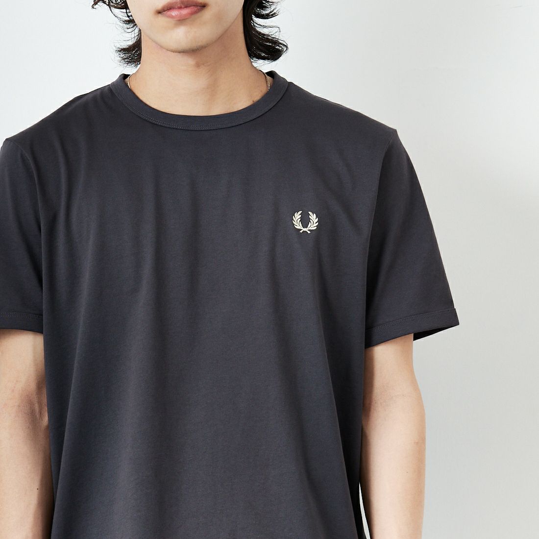 FRED PERRY [フレッドペリー] ワンポイントロゴ刺繍 ショートスリーブ リンガーTシャツ [M3519] Y93 ANCHOR &&モデル身長：179cm 着用サイズ：M&&