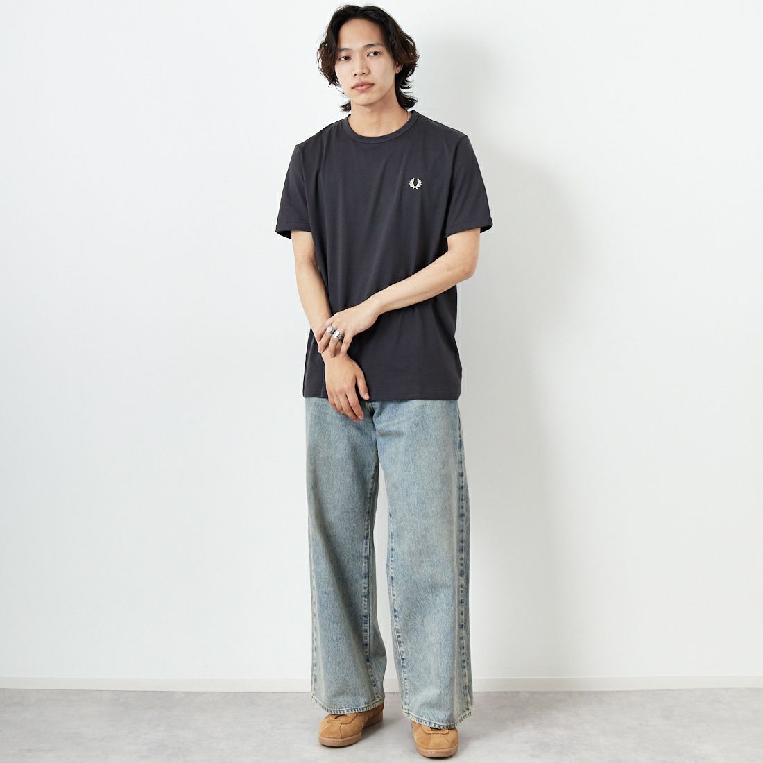 FRED PERRY [フレッドペリー] ワンポイントロゴ刺繍 ショートスリーブ リンガーTシャツ [M3519] Y93 ANCHOR &&モデル身長：179cm 着用サイズ：M&&