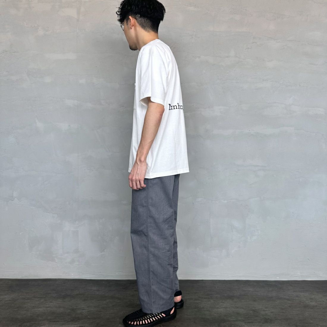 MANHATTAN PORTAGE [マンハッタンポーテージ] 別注 ポケット刺繍クルーネックTシャツ [24SSMP-IN48-JF] WHITE &&モデル身長：168cm 着用サイズ：L&&