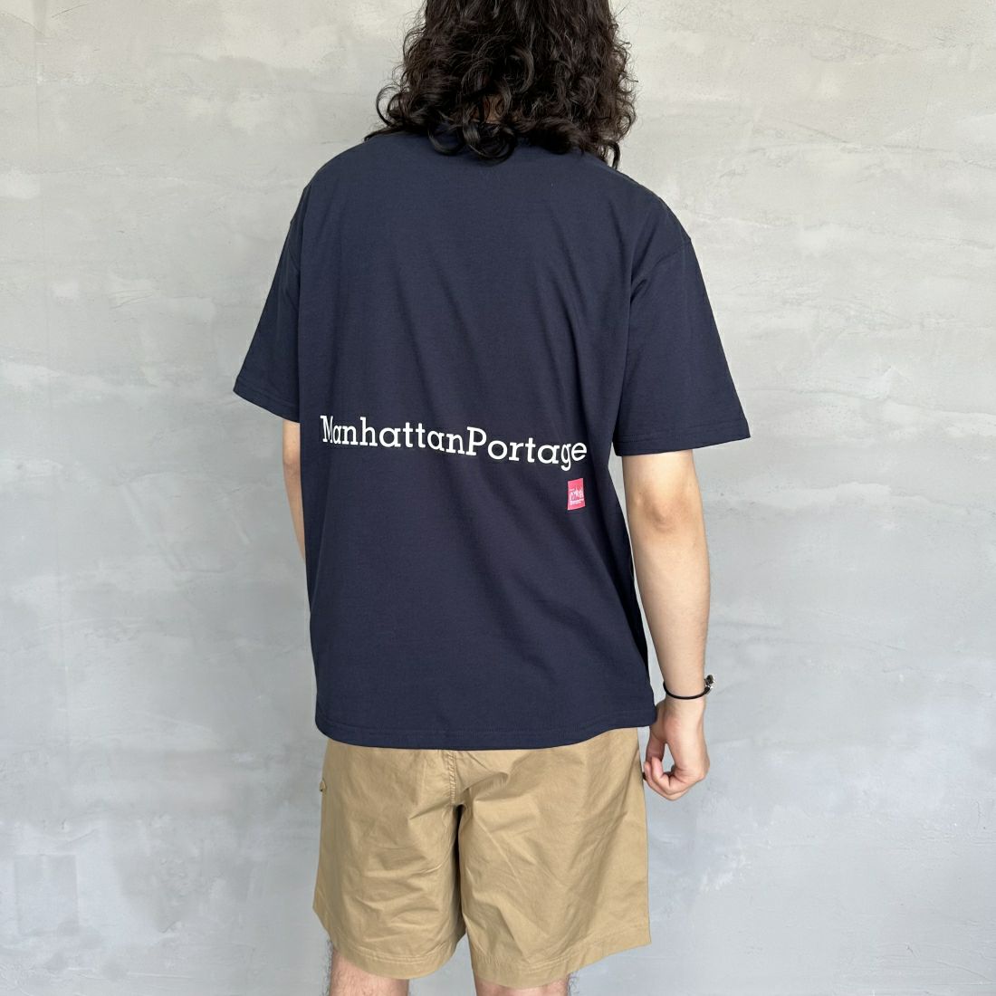 MANHATTAN PORTAGE [マンハッタンポーテージ] 別注 ポケット刺繍クルーネックTシャツ [24SSMP-IN48-JF] NAVY &&モデル身長：173cm 着用サイズ：M&&