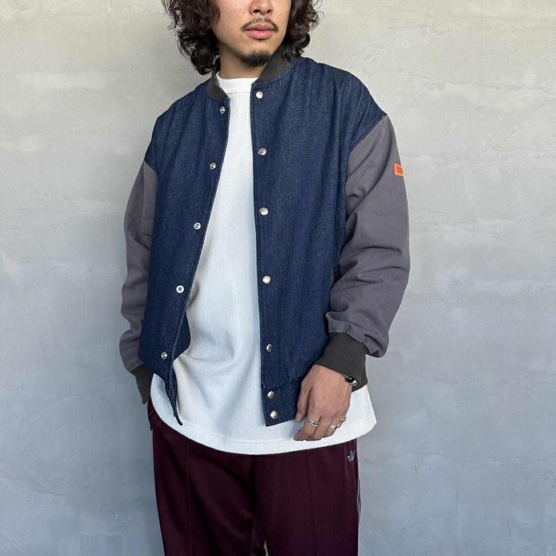 UNIVERSAL OVERALL [ユニバーサルオーバーオール] 別注 ボンバージャケット [U2411494IN-JF] DENIM OW &&モデル身長：173cm 着用サイズ：L&&