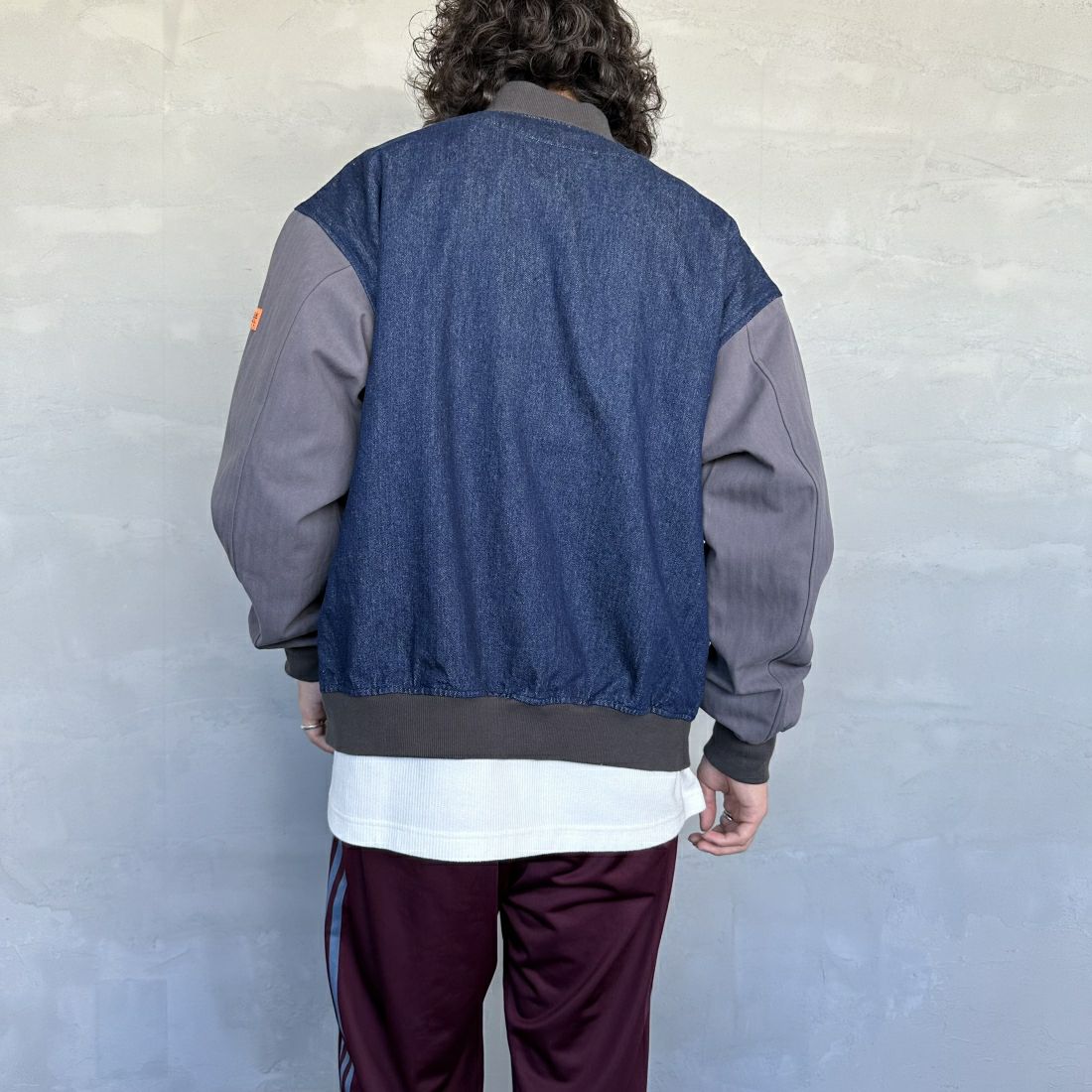 UNIVERSAL OVERALL [ユニバーサルオーバーオール] 別注 ボンバージャケット [U2411494IN-JF] DENIM OW &&モデル身長：173cm 着用サイズ：L&&