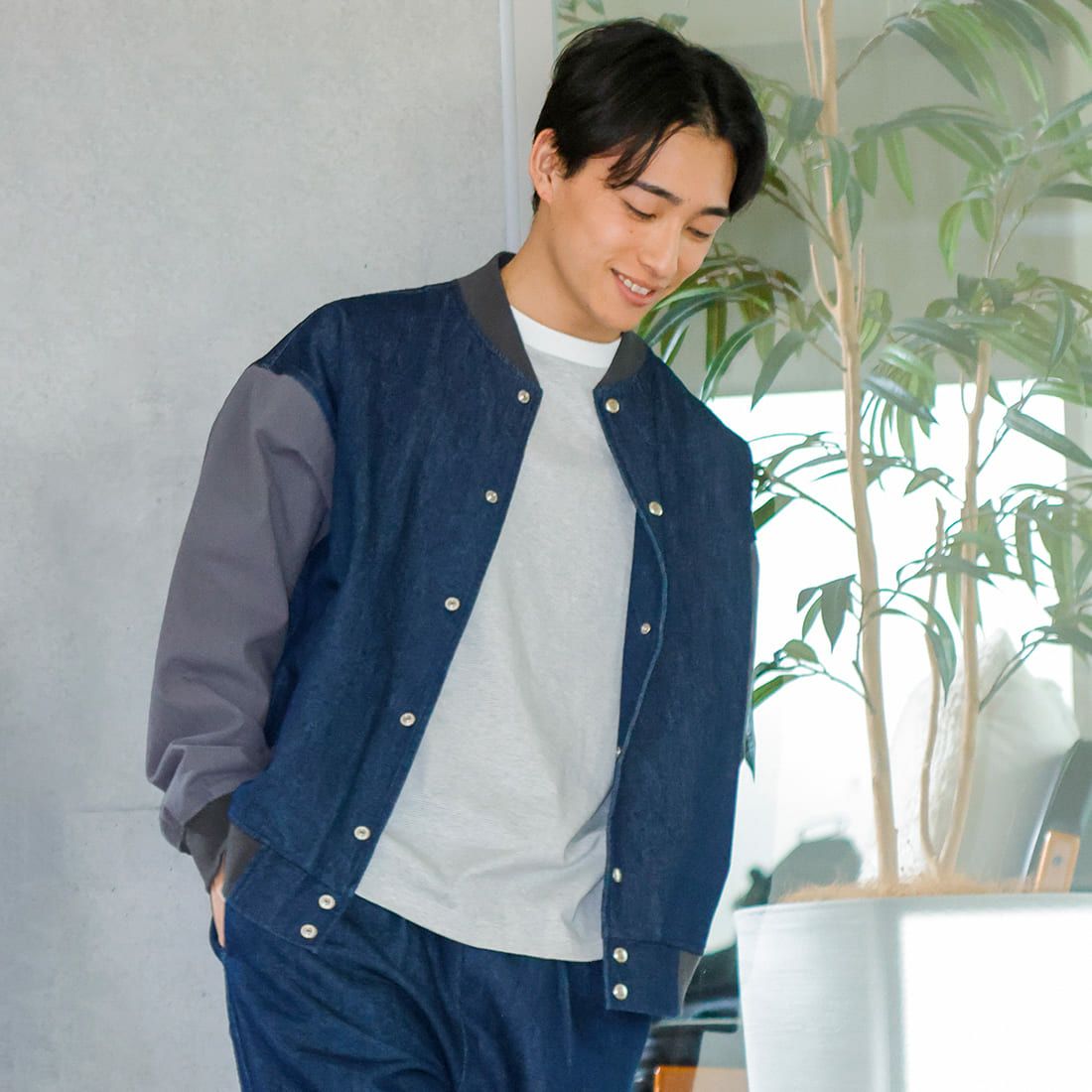 UNIVERSAL OVERALL [ユニバーサルオーバーオール] 別注 ボンバージャケット [U2411494IN-JF] DENIM OW &&モデル身長：180cm 着用サイズ：L&&