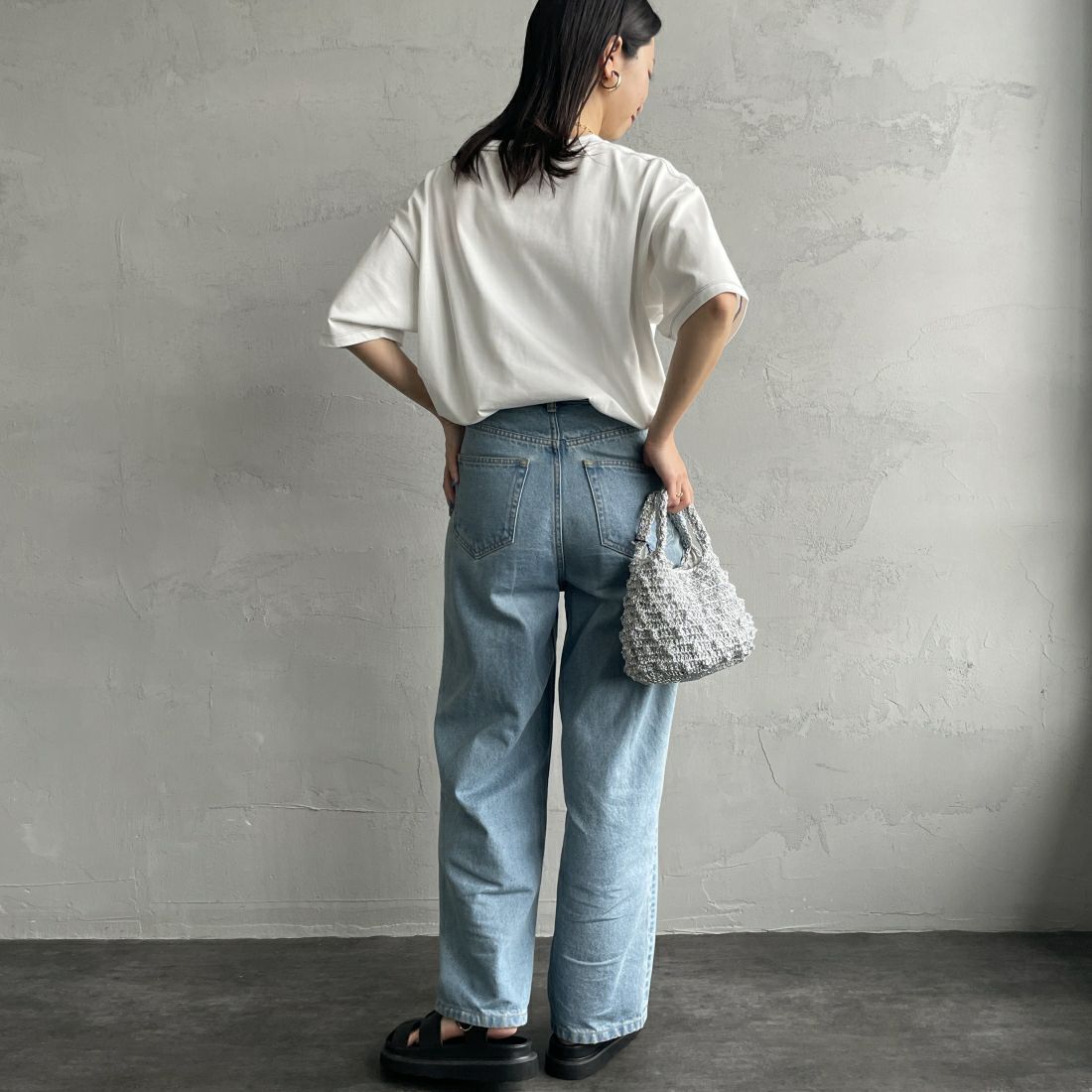 UNIVERSAL OVERALL [ユニバーサルオーバーオール] 別注 ワイドシルエットポケットTシャツ [U2412815IN-JF] WHITE&&モデル身長：163cm　着用サイズ：F&&