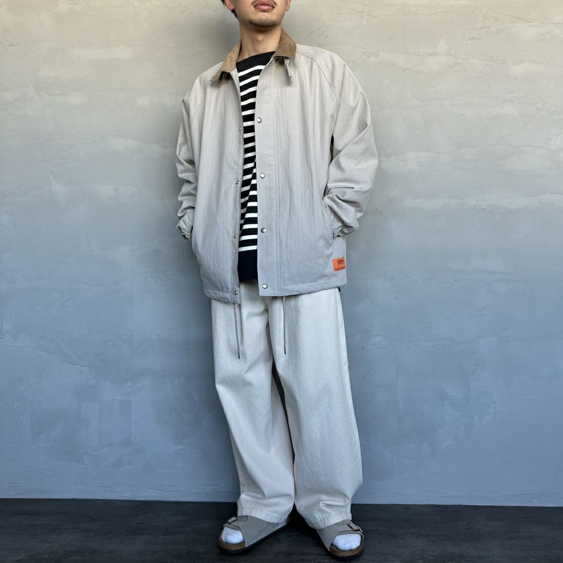 UNIVERSAL OVERALL [ユニバーサルオーバーオール] 別注 ハンティングジャケット [U2411431IN-JF] GRAY HB &&モデル身長：168cm 着用サイズ：M&&