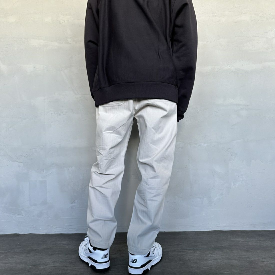 UNIVERSAL OVERALL [ユニバーサルオーバーオール] 別注 シェフパンツ [U2413601IN-JF] GRAY HB &&モデル身長：168cm 着用サイズ：M&&