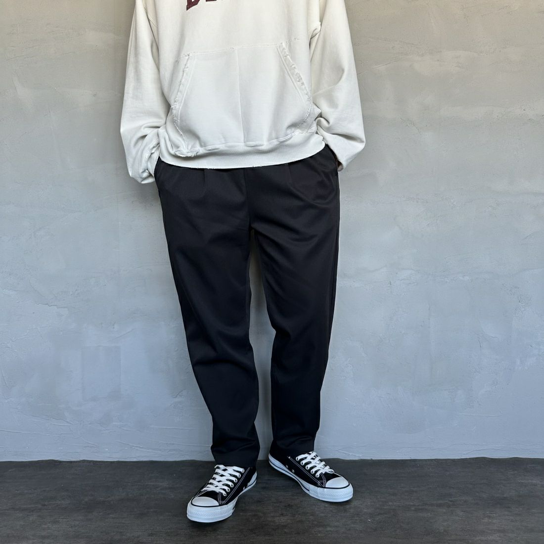 UNIVERSAL OVERALL [ユニバーサルオーバーオール] 別注 シェフパンツ [U2413601IN-JF] BLACK &&モデル身長：173cm 着用サイズ：M&&