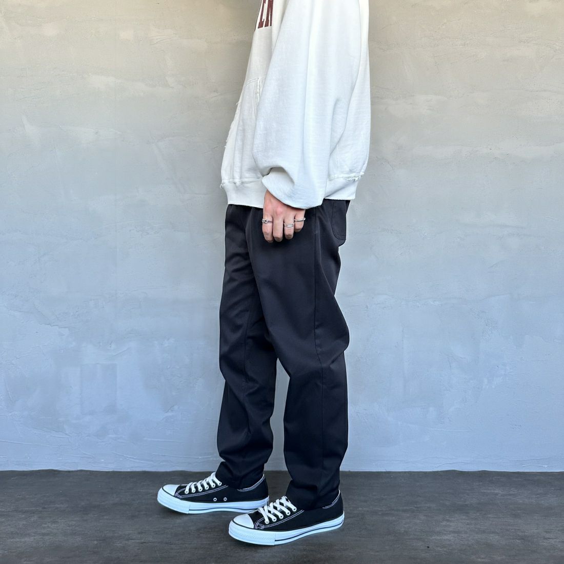 UNIVERSAL OVERALL [ユニバーサルオーバーオール] 別注 シェフパンツ [U2413601IN-JF] BLACK &&モデル身長：173cm 着用サイズ：M&&