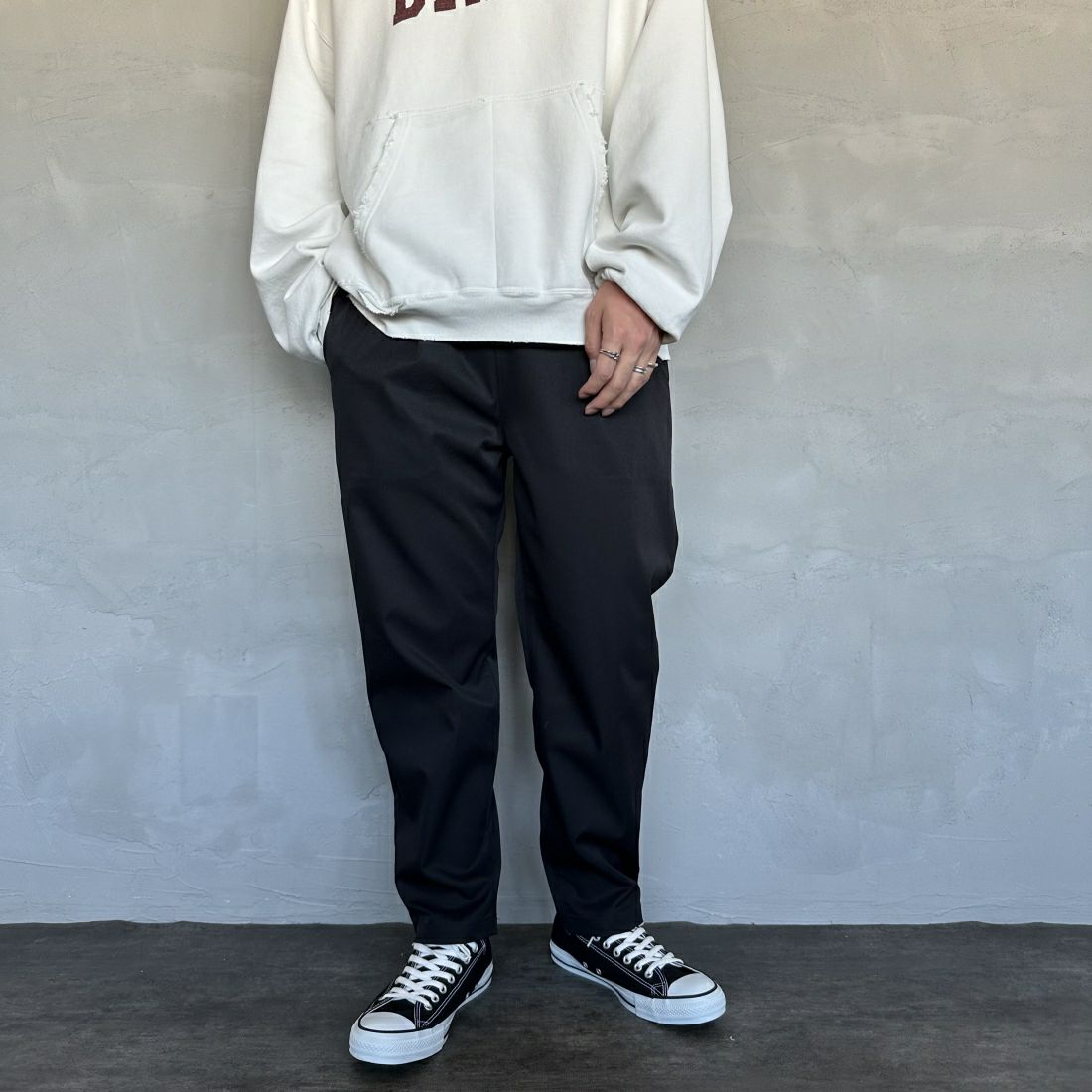UNIVERSAL OVERALL [ユニバーサルオーバーオール] 別注 シェフパンツ [U2413601IN-JF] BLACK &&モデル身長：173cm 着用サイズ：S&&