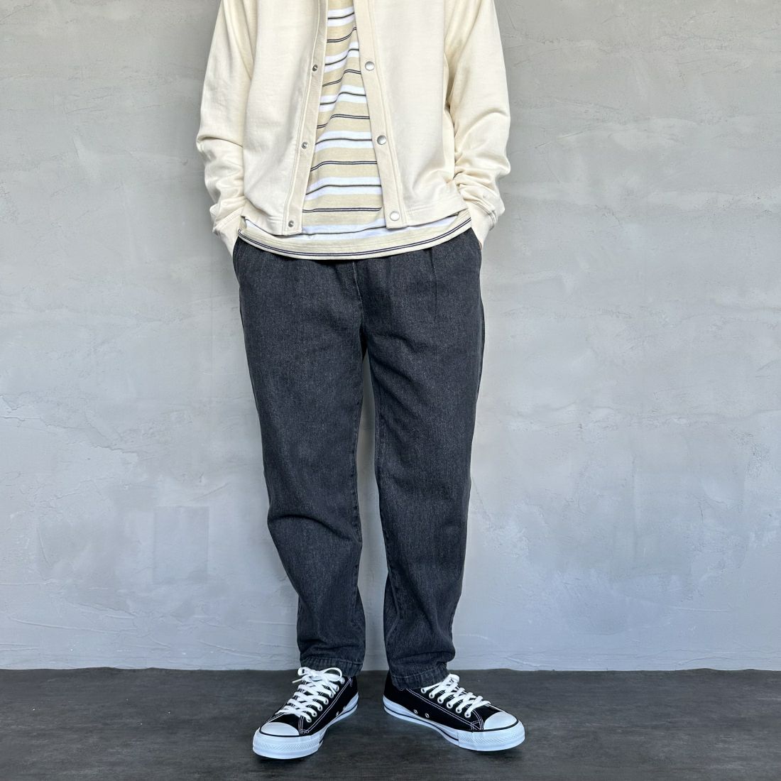 UNIVERSAL OVERALL [ユニバーサルオーバーオール] 別注 シェフパンツ [U2413601IN-JF] DENIM BLK &&モデル身長：173cm 着用サイズ：M&&