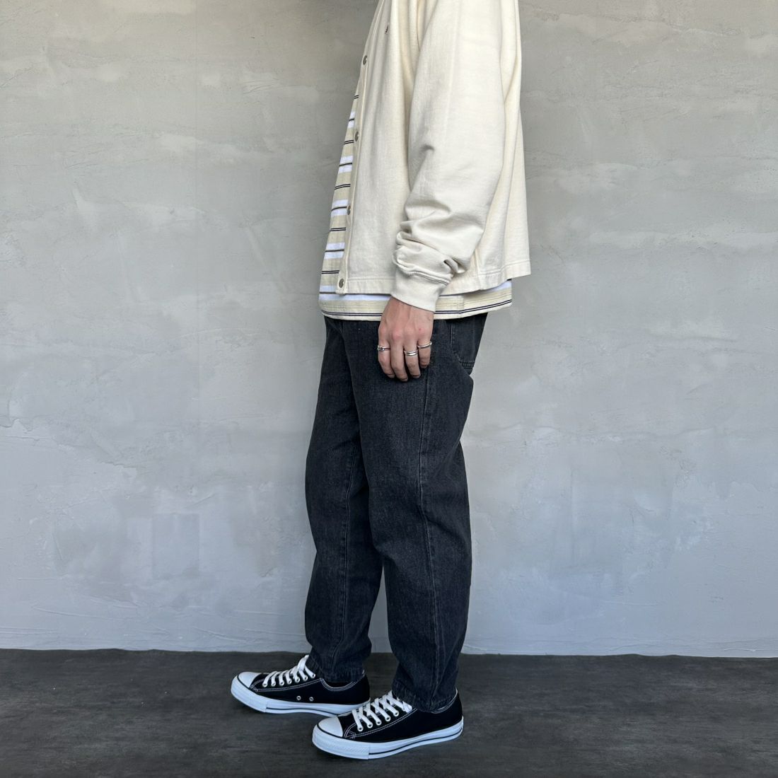 UNIVERSAL OVERALL [ユニバーサルオーバーオール] 別注 シェフパンツ [U2413601IN-JF] DENIM BLK &&モデル身長：173cm 着用サイズ：M&&