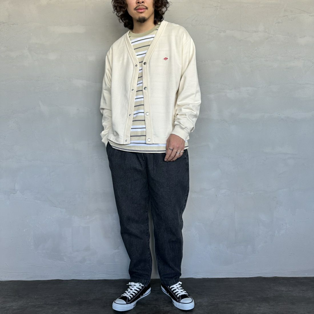 UNIVERSAL OVERALL [ユニバーサルオーバーオール] 別注 シェフパンツ [U2413601IN-JF] DENIM BLK &&モデル身長：173cm 着用サイズ：M&&