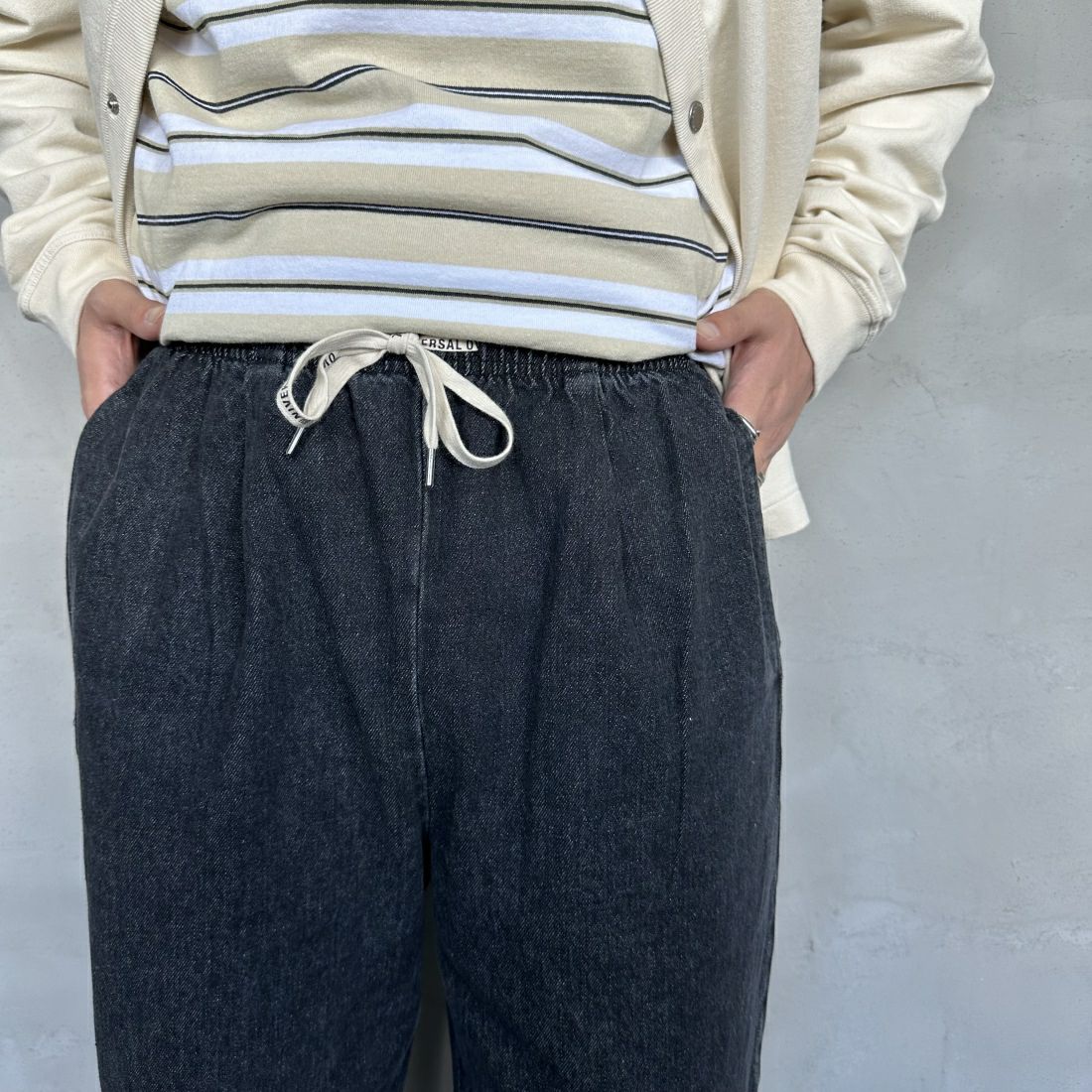 UNIVERSAL OVERALL [ユニバーサルオーバーオール] 別注 シェフパンツ [U2413601IN-JF] DENIM BLK &&モデル身長：173cm 着用サイズ：M&&