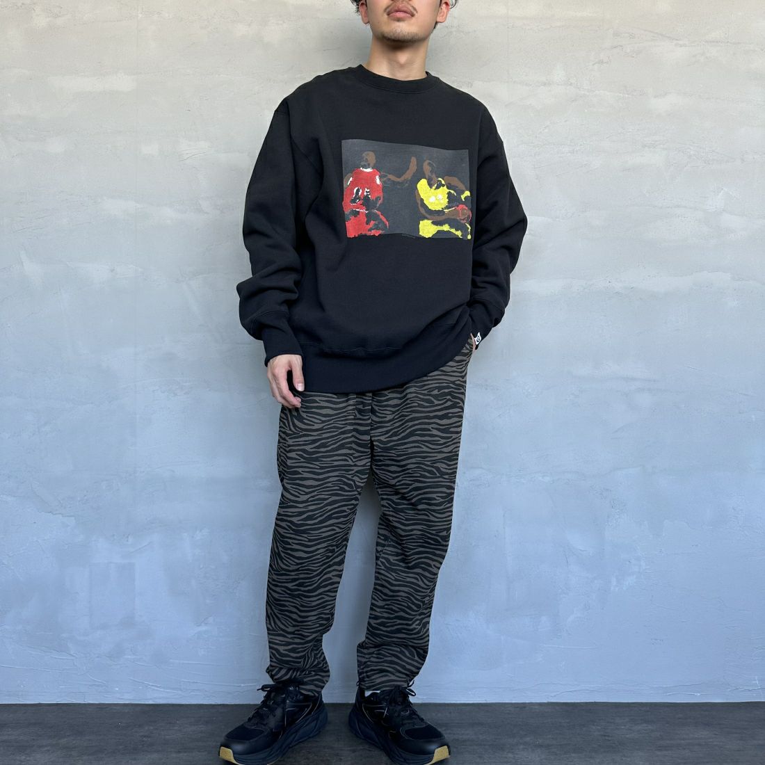 UNIVERSAL OVERALL [ユニバーサルオーバーオール] 別注 シェフパンツ [U2413601IN-JF] OLIBE ZBR &&モデル身長：168cm 着用サイズ：M&&