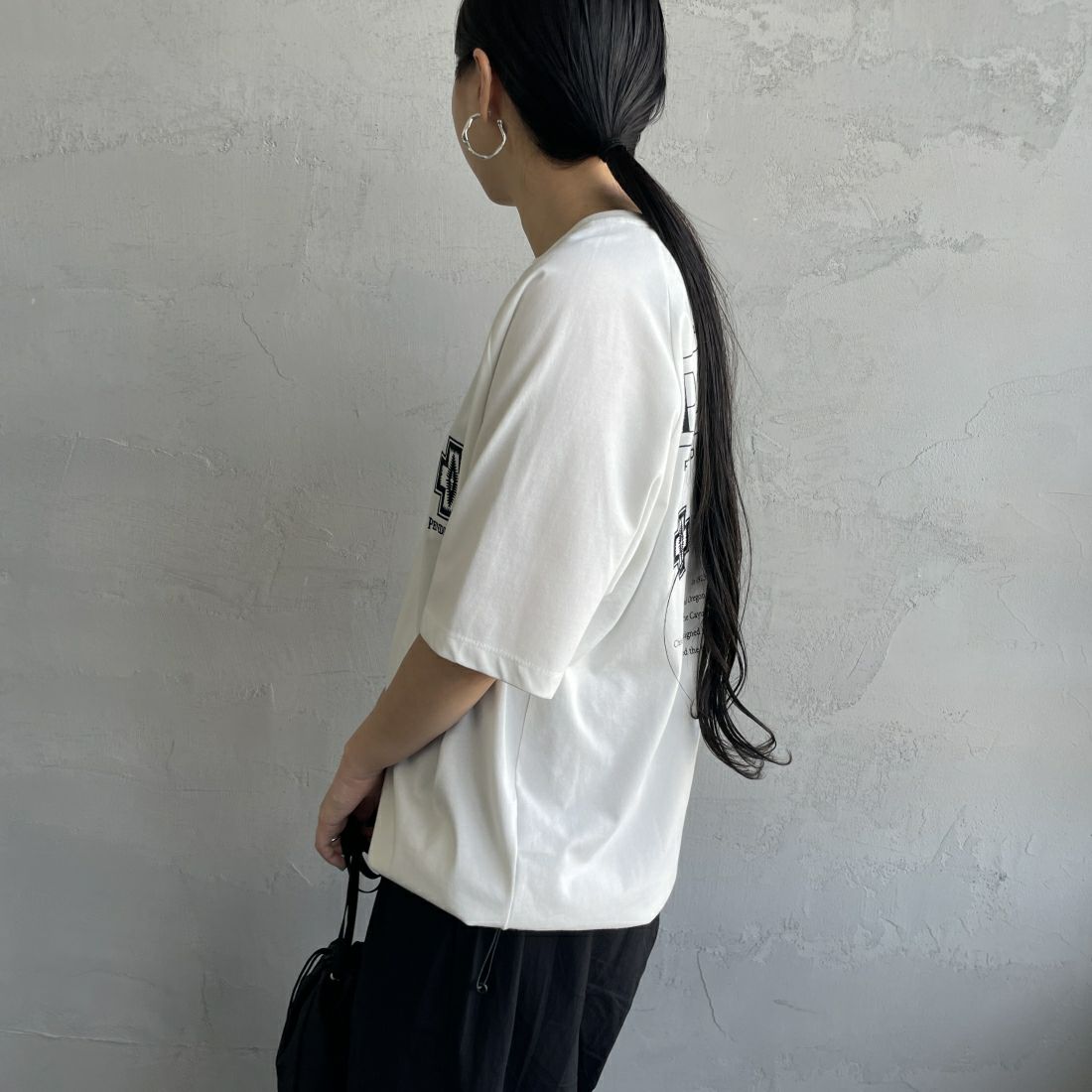 PENDLETON [ペンドルトン] 別注 ネイティブ柄バックプリント ショートスリーブTシャツ [4275-6218-JF] WHITE1 &&モデル身長：156cm 着用サイズ：S&&