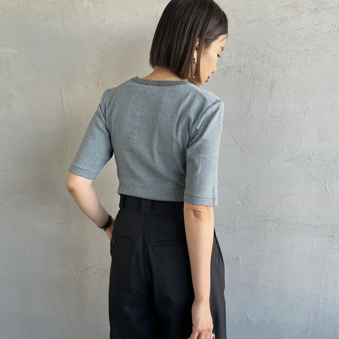 Robert P.Miller [ロバートピーミラー] 別注 5分袖クルーネックTシャツ [RM241-248IN-JF] CLOUD &&モデル身長：159cm 着用サイズ：F&&
