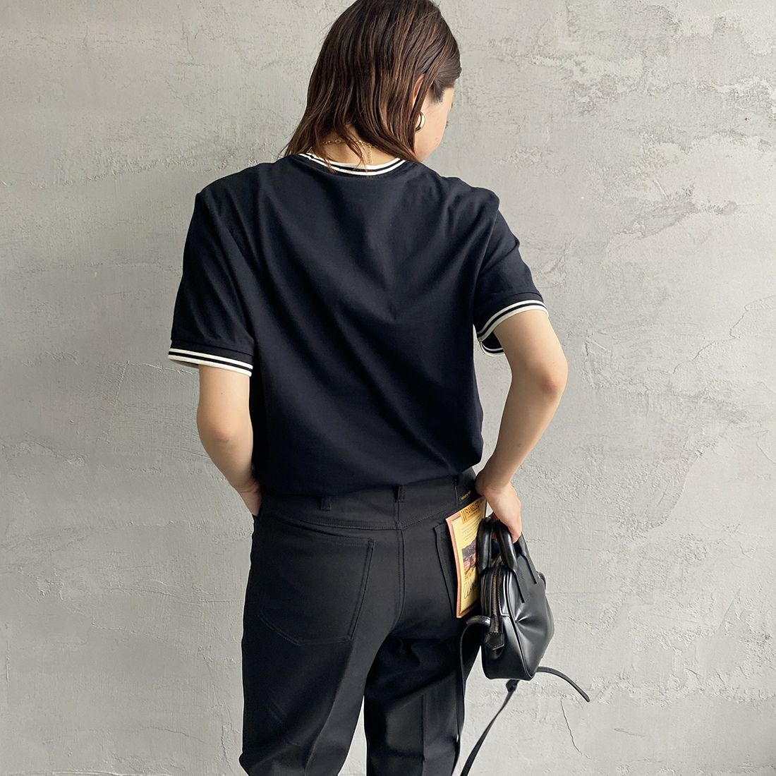 FRED PERRY [フレッドペリー] ツインティップTシャツ [M1588] 102 BLACK &&モデル身長：163cm 着用サイズ：S&&