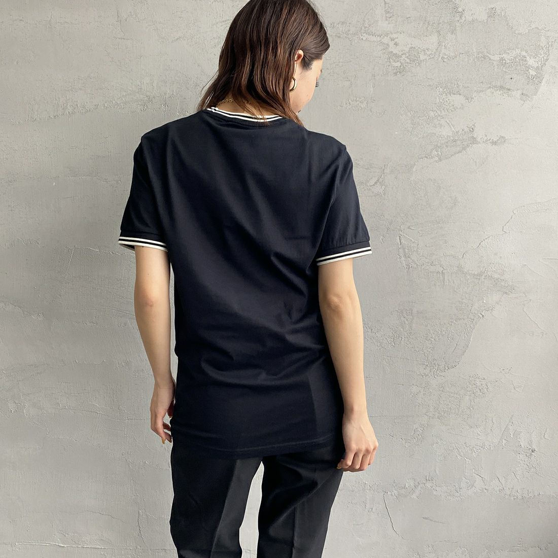 FRED PERRY [フレッドペリー] ツインティップTシャツ [M1588] 102 BLACK &&モデル身長：163cm 着用サイズ：XS&&