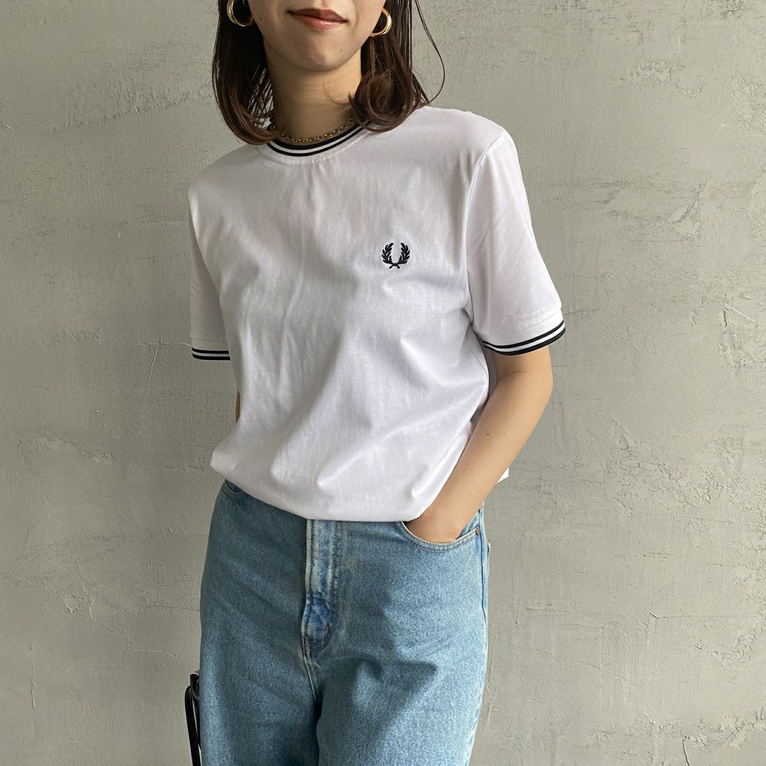 FRED PERRY [フレッドペリー] ツインティップTシャツ [M1588] 100 WHITE &&モデル身長：163cm 着用サイズ：S&&