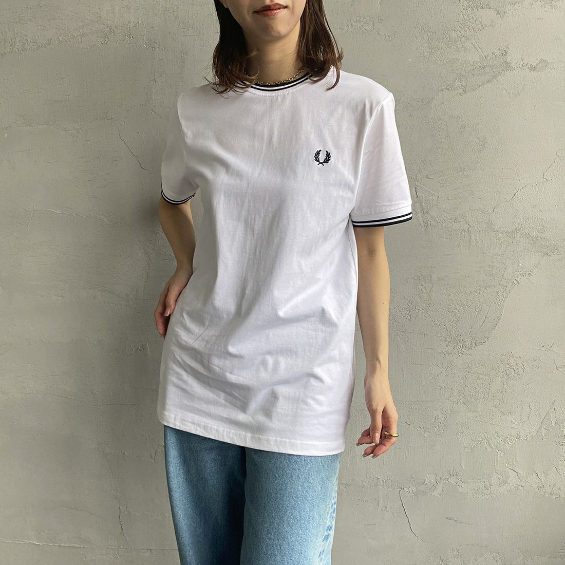 FRED PERRY [フレッドペリー] ツインティップTシャツ [M1588] 100 WHITE &&モデル身長：163cm 着用サイズ：S&&