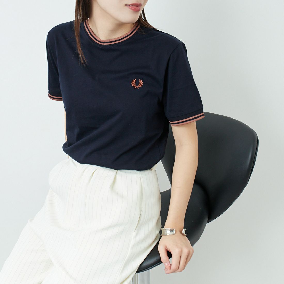 FRED PERRY [フレッドペリー] ツインティップTシャツ [M1588] Y31 NAVY/C &&モデル身長：167cm 着用サイズ：S&&