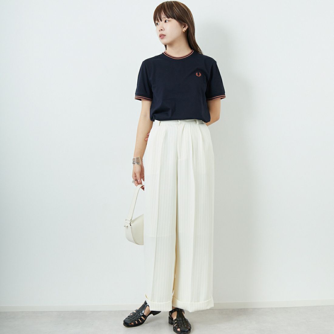 FRED PERRY [フレッドペリー] ツインティップTシャツ [M1588] Y31 NAVY/C &&モデル身長：167cm 着用サイズ：S&&
