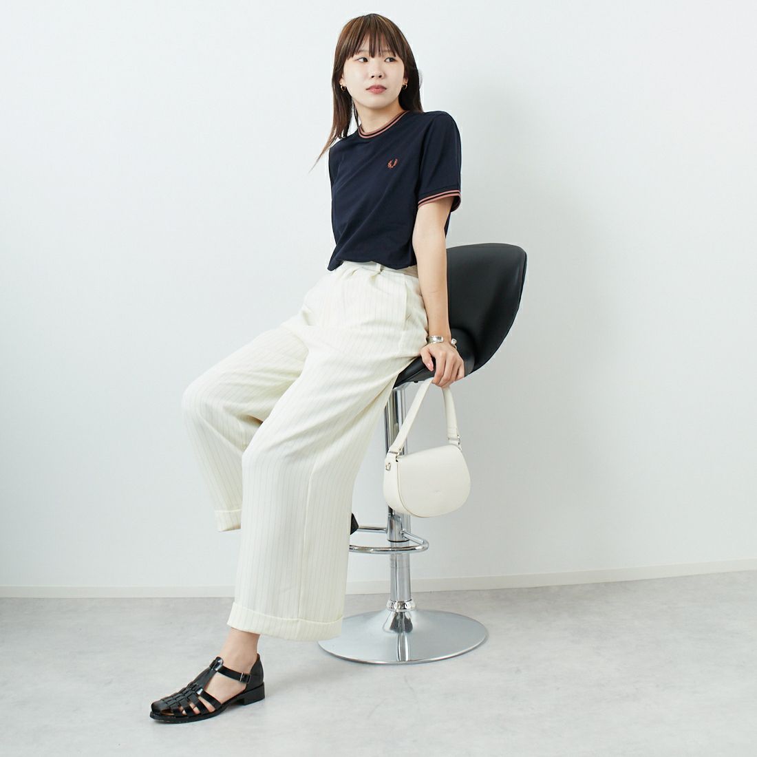 FRED PERRY [フレッドペリー] ツインティップTシャツ [M1588] Y31 NAVY/C &&モデル身長：167cm 着用サイズ：S&&